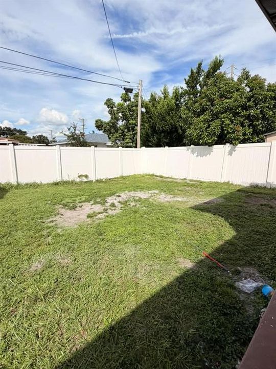 For Rent: $2,500 (3 beds, 1 baths, 1100 Square Feet)