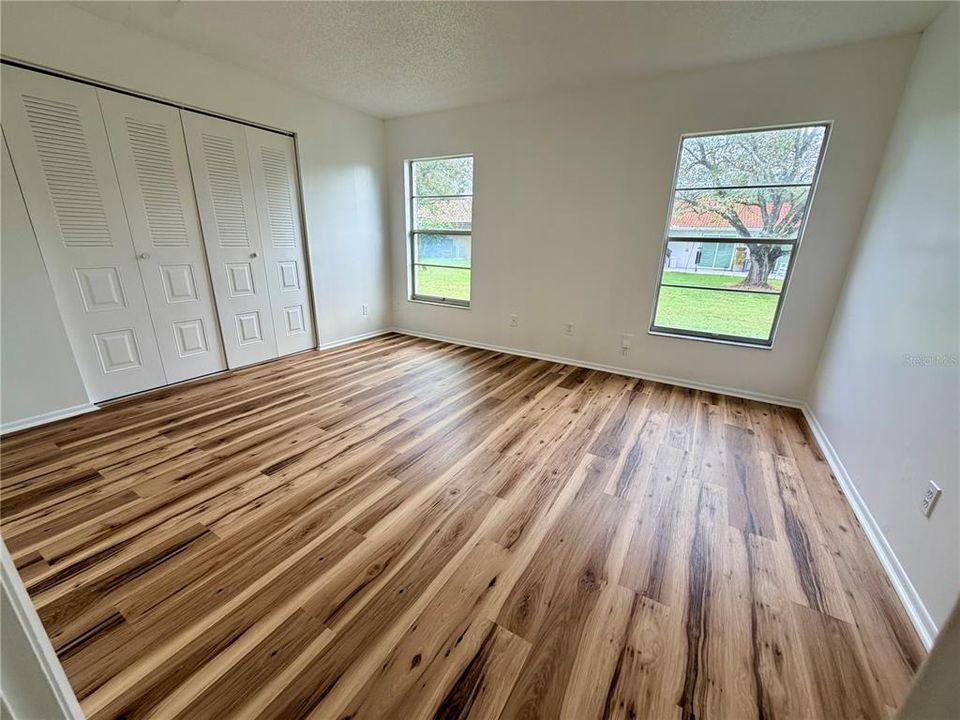На продажу: $329,500 (2 спален, 2 ванн, 1312 Квадратных фут)