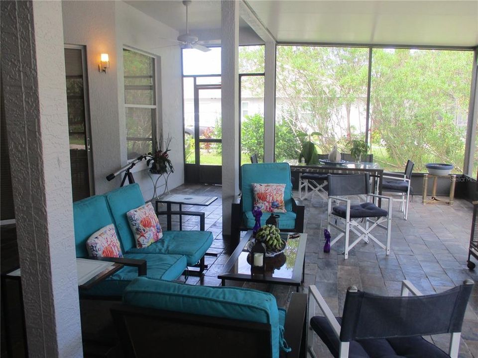 En Venta: $529,000 (4 camas, 2 baños, 2076 Pies cuadrados)