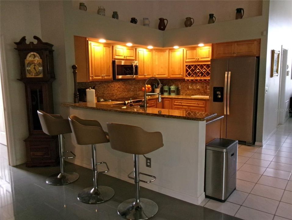 En Venta: $529,000 (4 camas, 2 baños, 2076 Pies cuadrados)