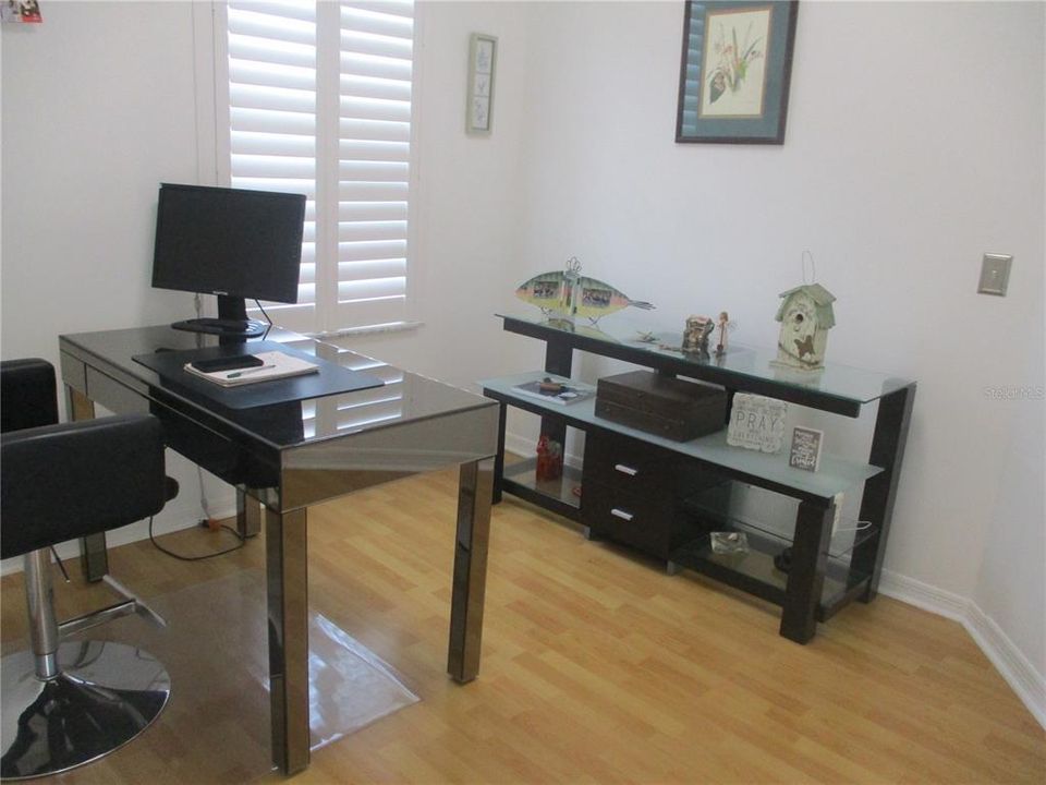 En Venta: $529,000 (4 camas, 2 baños, 2076 Pies cuadrados)