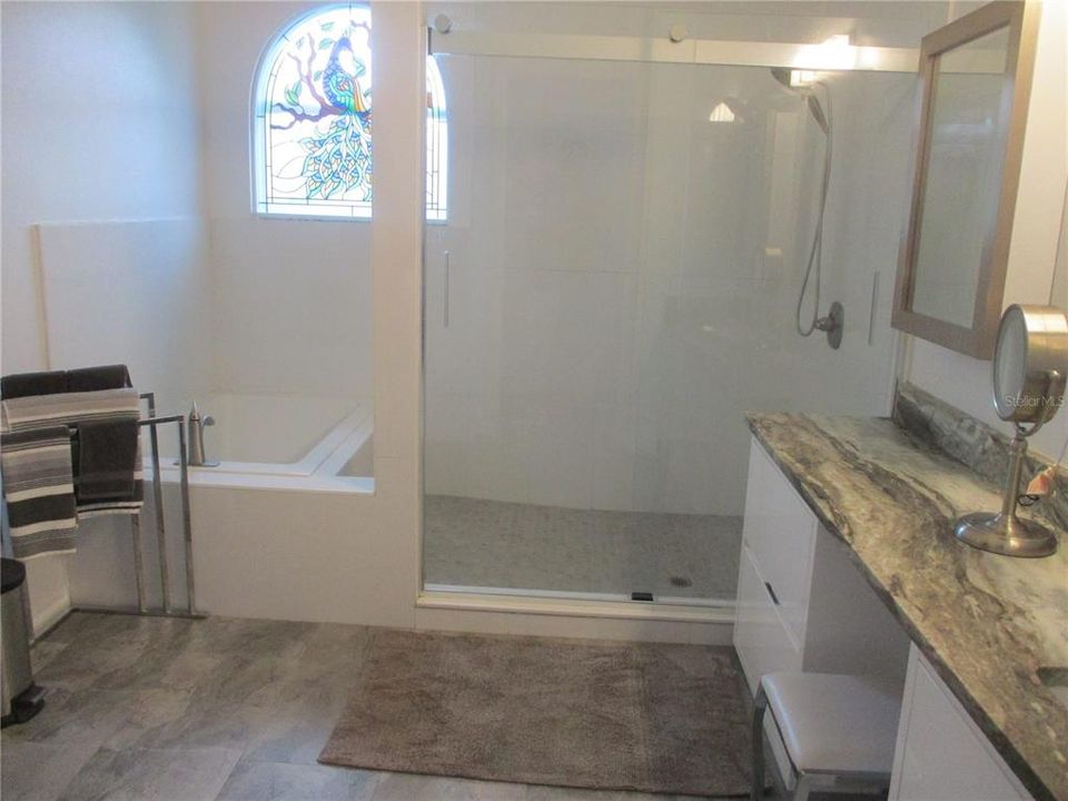 En Venta: $529,000 (4 camas, 2 baños, 2076 Pies cuadrados)