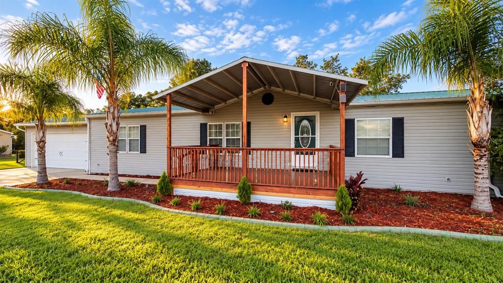 For Sale: $299,900 (3 beds, 3 baths, 1932 Square Feet)