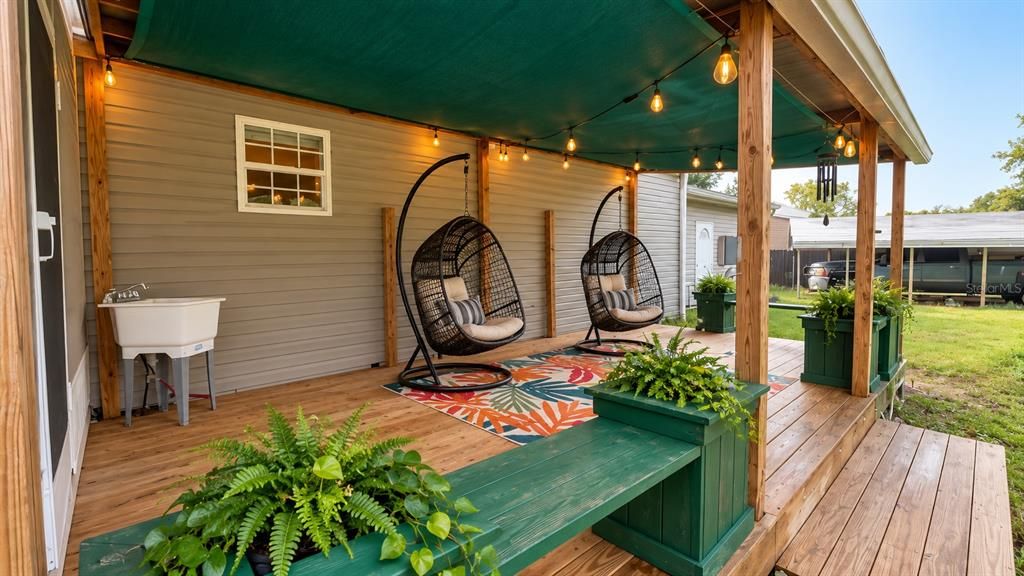 For Sale: $299,900 (3 beds, 3 baths, 1932 Square Feet)