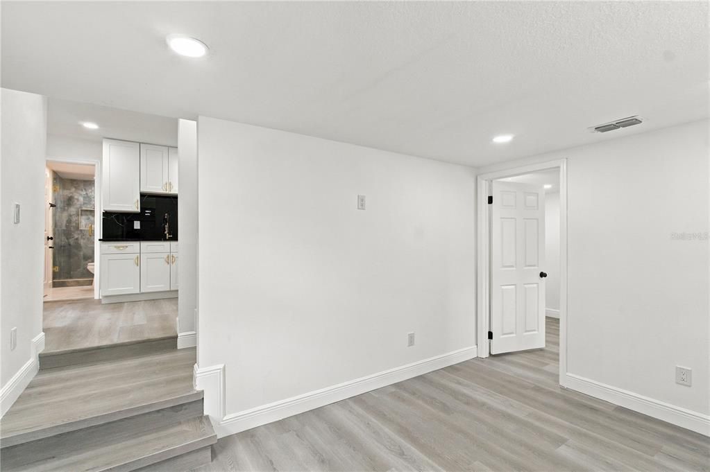 For Sale: $630,000 (9 beds, 6 baths, 3143 Square Feet)