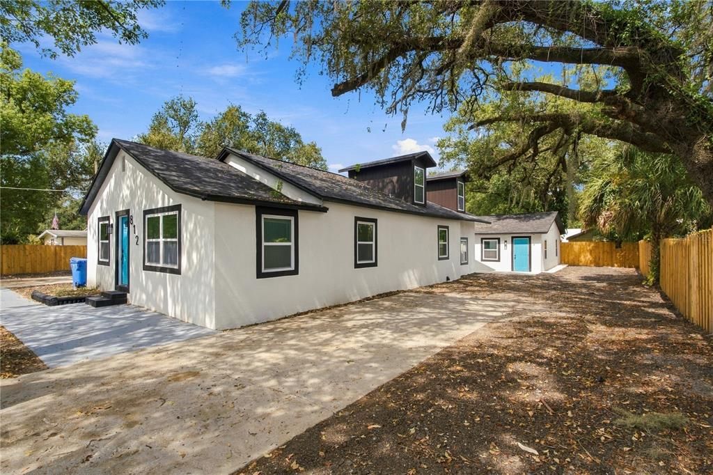 For Sale: $630,000 (9 beds, 6 baths, 3143 Square Feet)