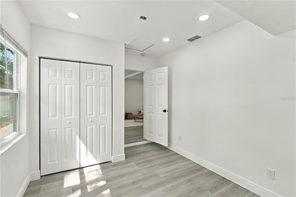 For Sale: $630,000 (9 beds, 6 baths, 3143 Square Feet)