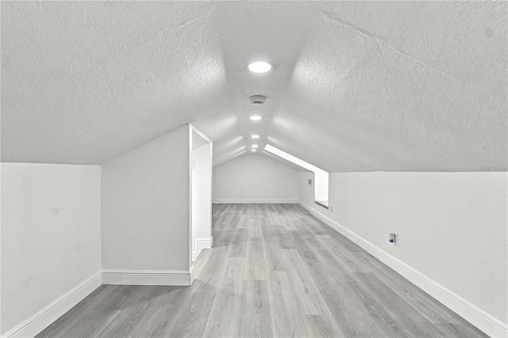 For Sale: $630,000 (9 beds, 6 baths, 3143 Square Feet)