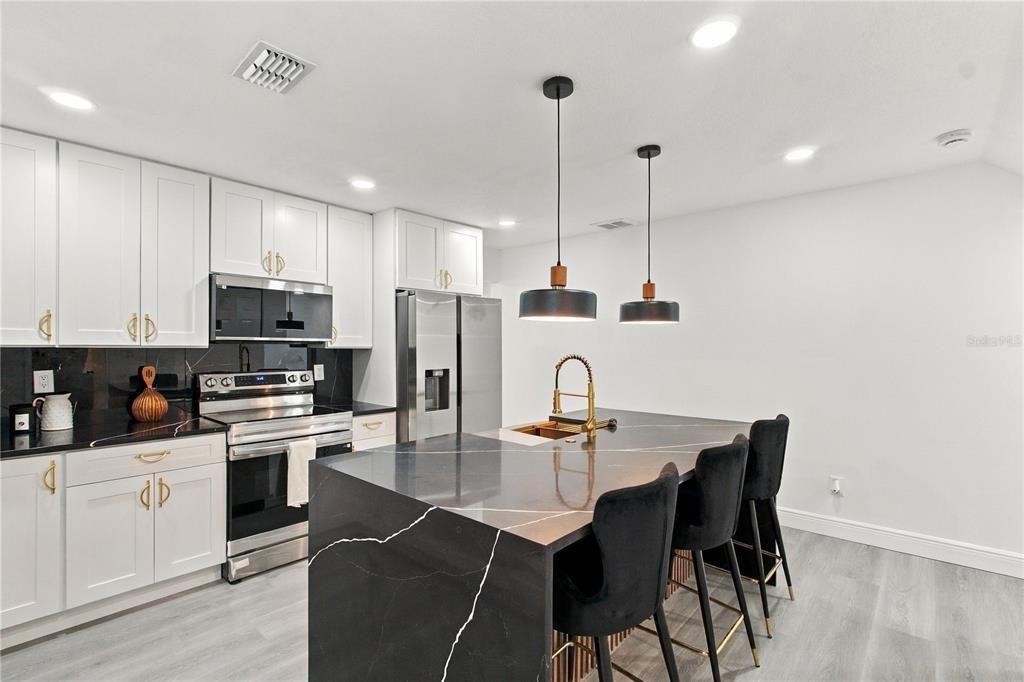 For Sale: $630,000 (9 beds, 6 baths, 3143 Square Feet)