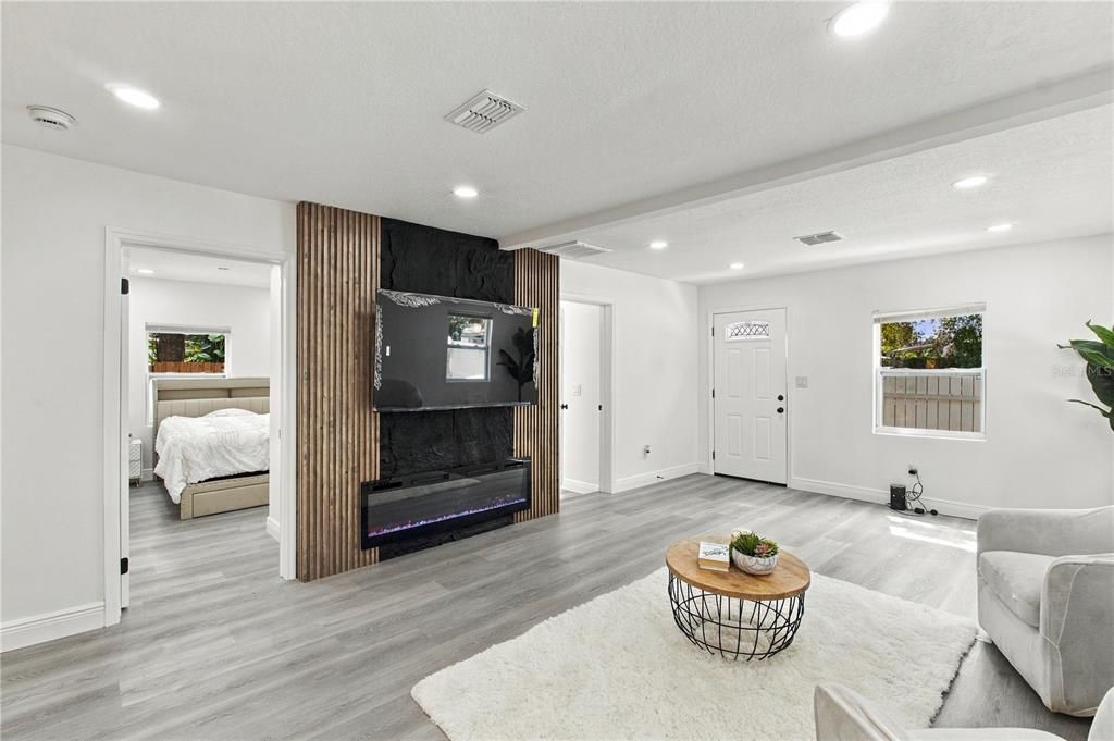 For Sale: $630,000 (9 beds, 6 baths, 3143 Square Feet)