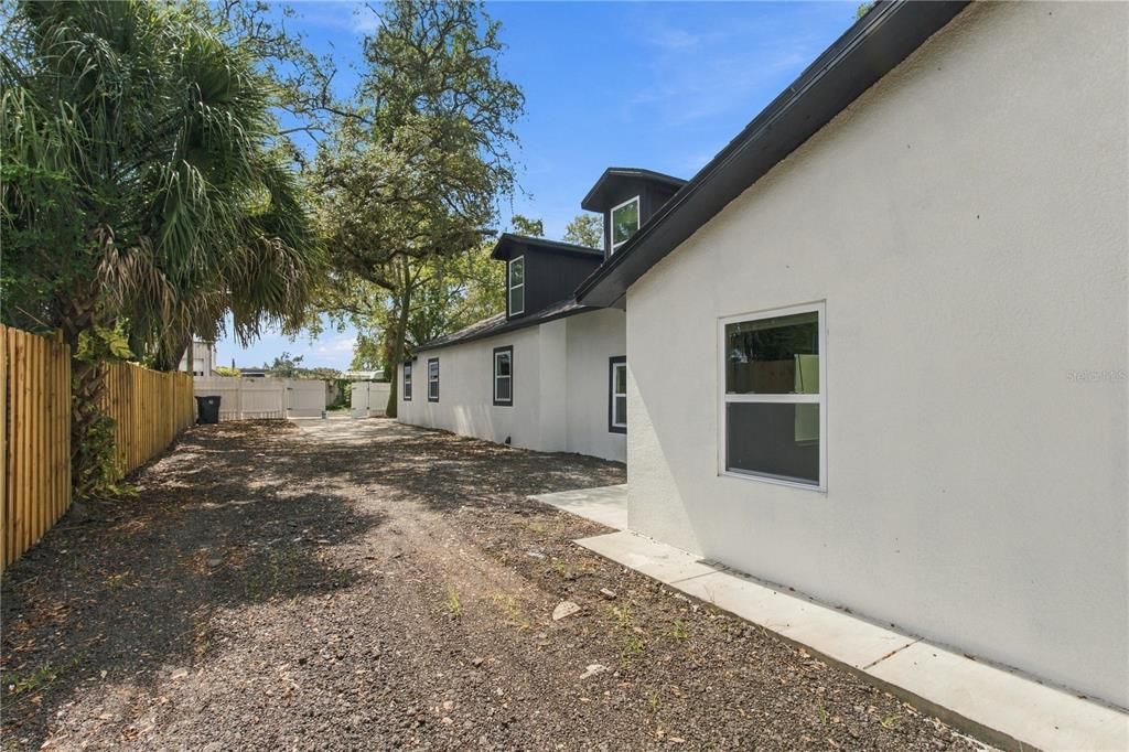 For Sale: $630,000 (9 beds, 6 baths, 3143 Square Feet)