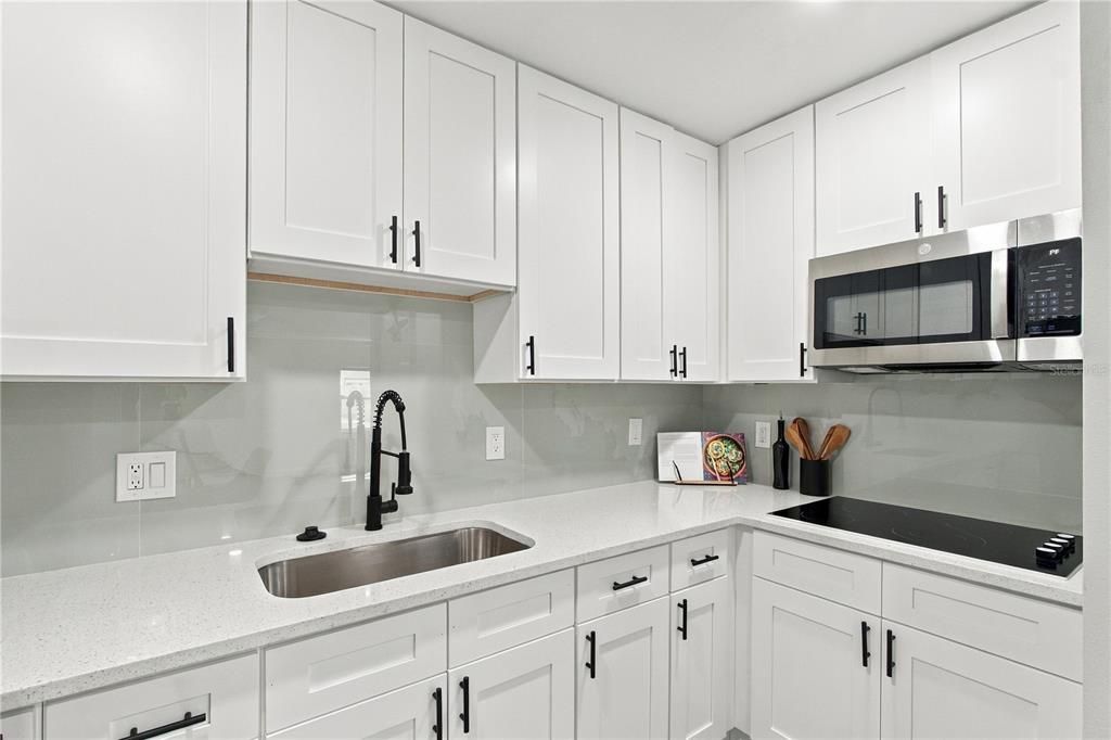 For Sale: $630,000 (9 beds, 6 baths, 3143 Square Feet)