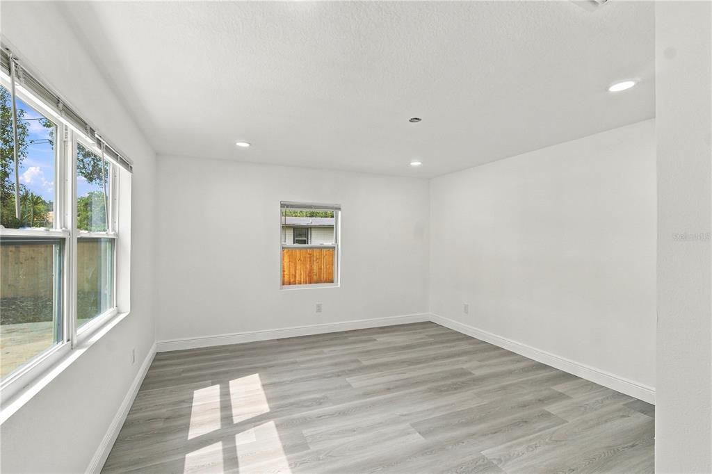 For Sale: $630,000 (9 beds, 6 baths, 3143 Square Feet)