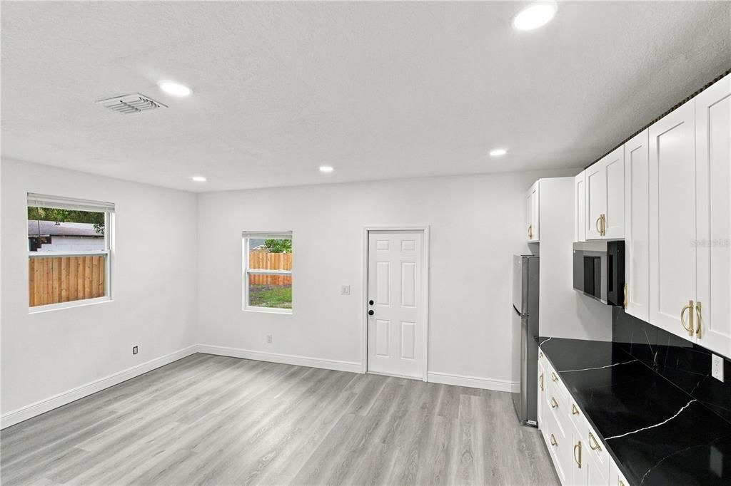 For Sale: $630,000 (9 beds, 6 baths, 3143 Square Feet)