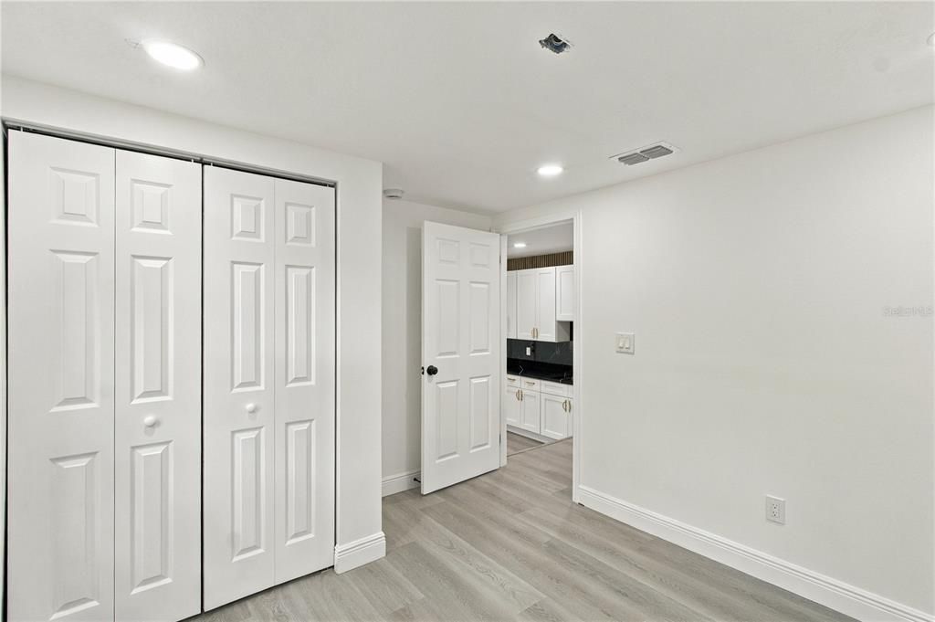 For Sale: $630,000 (9 beds, 6 baths, 3143 Square Feet)