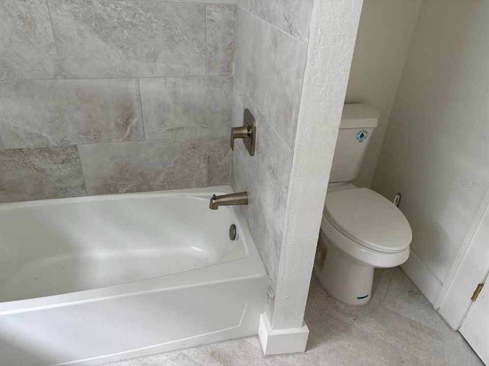 На продажу: $369,900 (3 спален, 2 ванн, 1461 Квадратных фут)