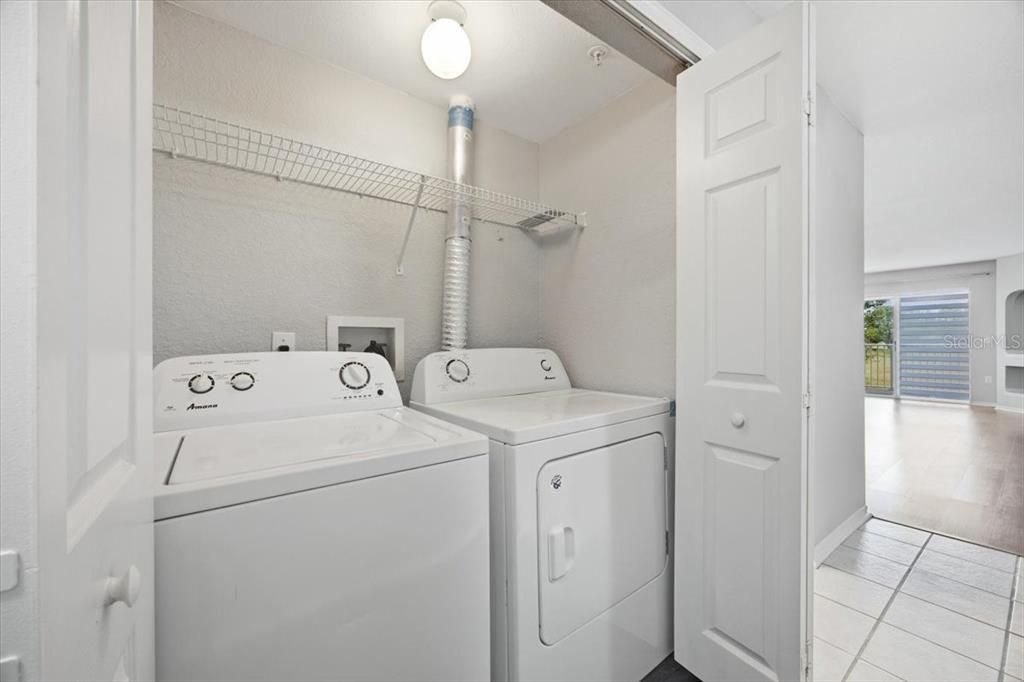 For Rent: $1,400 (1 beds, 1 baths, 861 Square Feet)