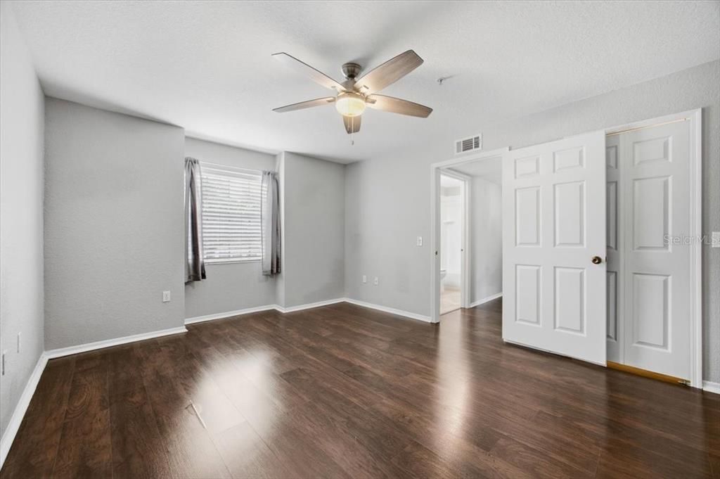 For Rent: $1,400 (1 beds, 1 baths, 861 Square Feet)