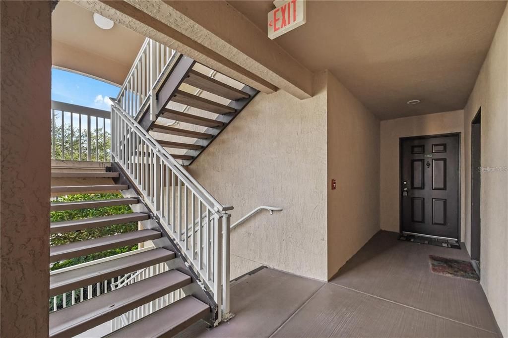 For Rent: $1,400 (1 beds, 1 baths, 861 Square Feet)