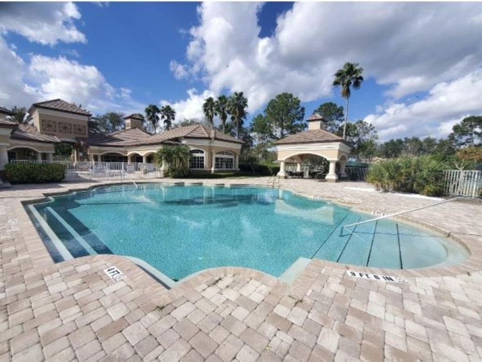 For Rent: $1,400 (1 beds, 1 baths, 861 Square Feet)