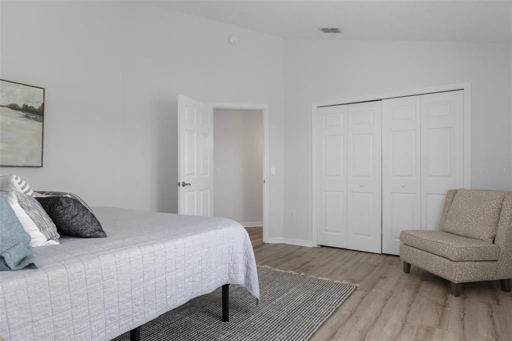 For Sale: $495,000 (2 beds, 2 baths, 1296 Square Feet)