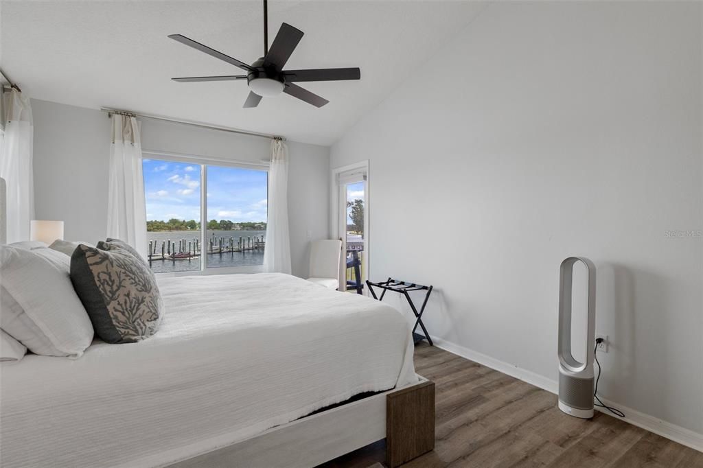 For Sale: $495,000 (2 beds, 2 baths, 1296 Square Feet)