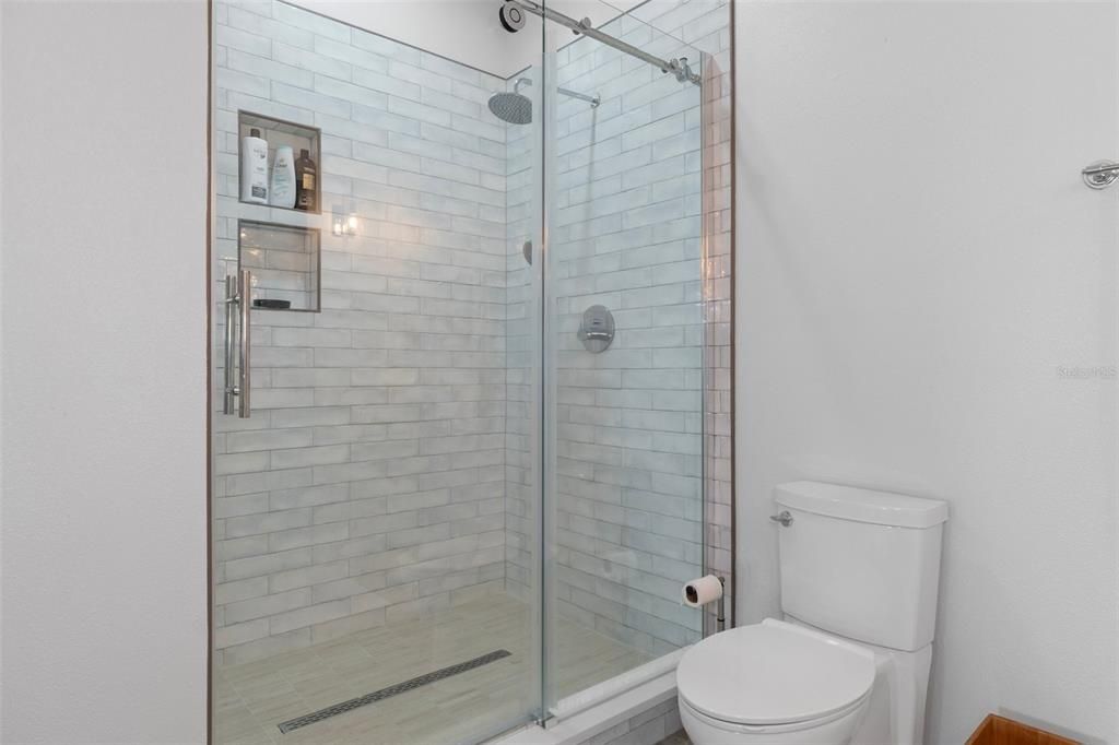 For Sale: $495,000 (2 beds, 2 baths, 1296 Square Feet)