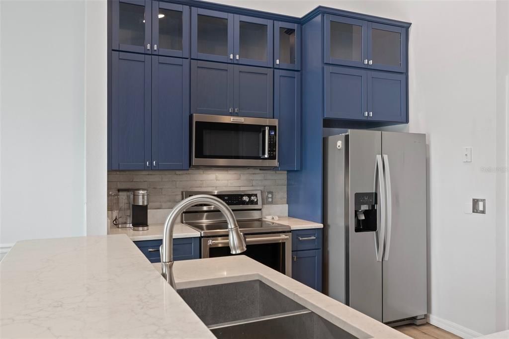 For Sale: $495,000 (2 beds, 2 baths, 1296 Square Feet)