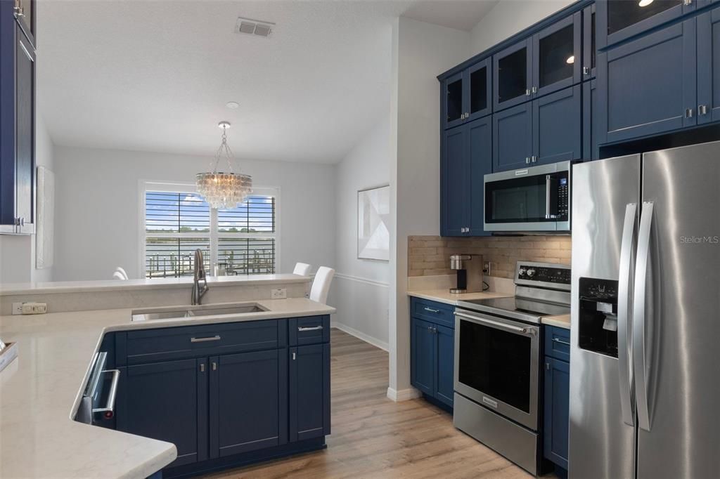 For Sale: $495,000 (2 beds, 2 baths, 1296 Square Feet)