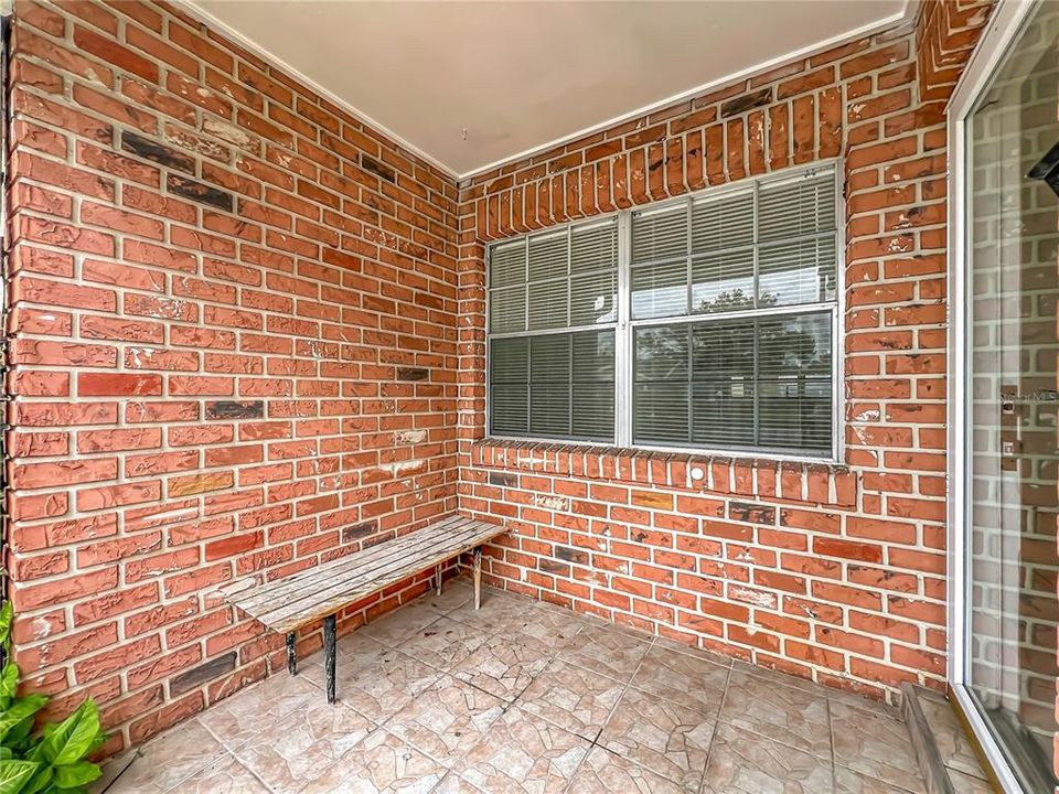 На продажу: $224,900 (2 спален, 2 ванн, 1031 Квадратных фут)