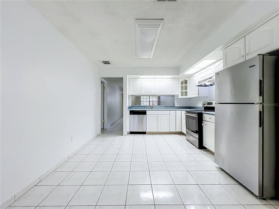 На продажу: $224,900 (2 спален, 2 ванн, 1031 Квадратных фут)