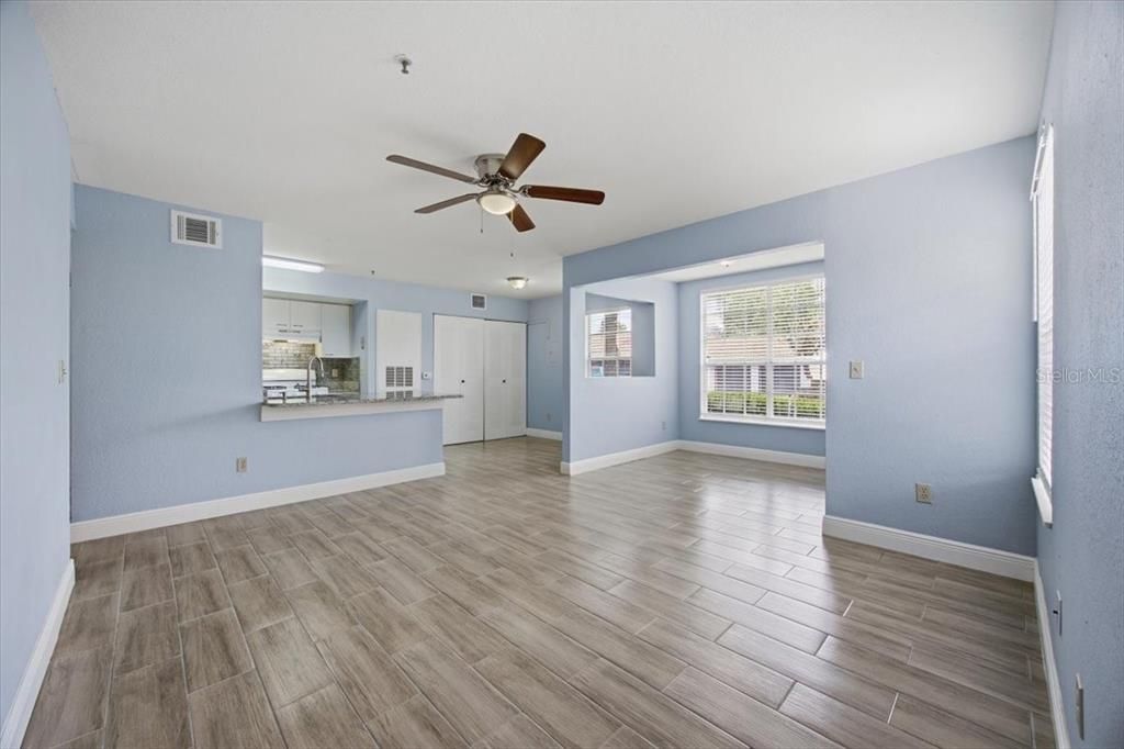 For Rent: $1,450 (1 beds, 1 baths, 834 Square Feet)