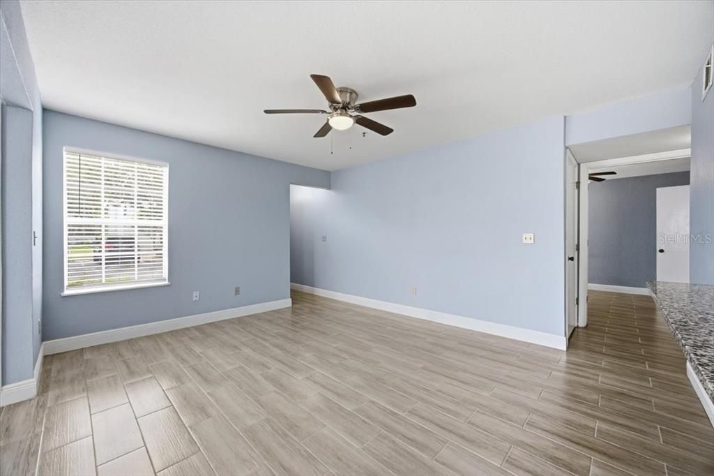 For Rent: $1,450 (1 beds, 1 baths, 834 Square Feet)