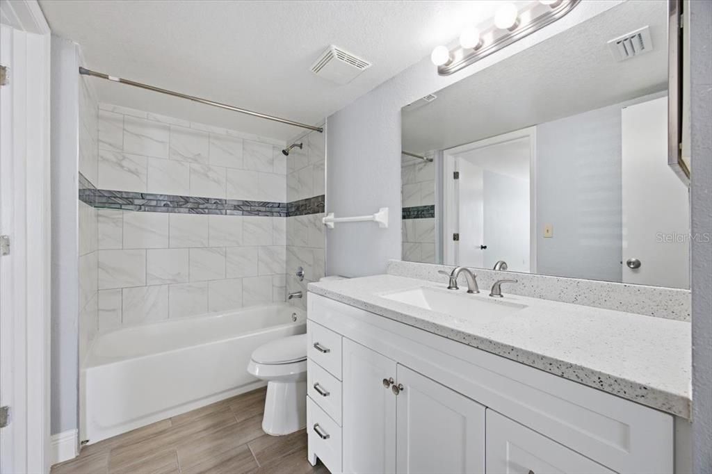 For Rent: $1,450 (1 beds, 1 baths, 834 Square Feet)