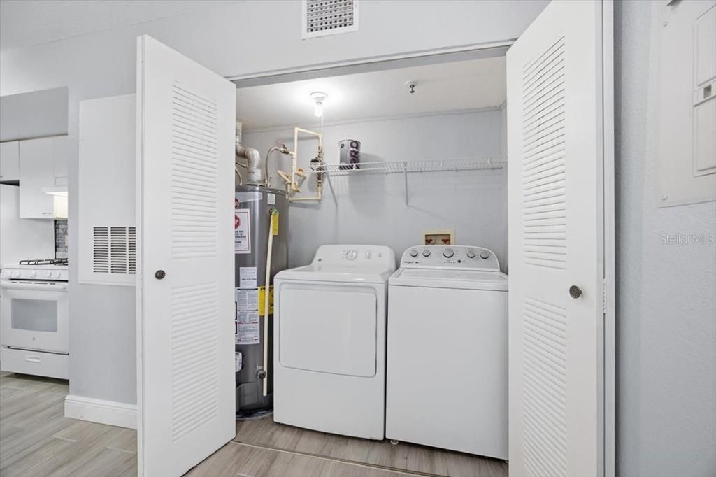 For Rent: $1,450 (1 beds, 1 baths, 834 Square Feet)