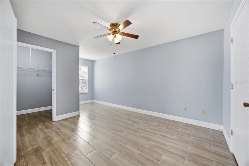 For Rent: $1,450 (1 beds, 1 baths, 834 Square Feet)