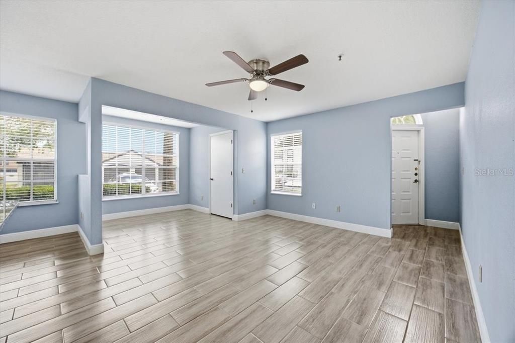 For Rent: $1,450 (1 beds, 1 baths, 834 Square Feet)