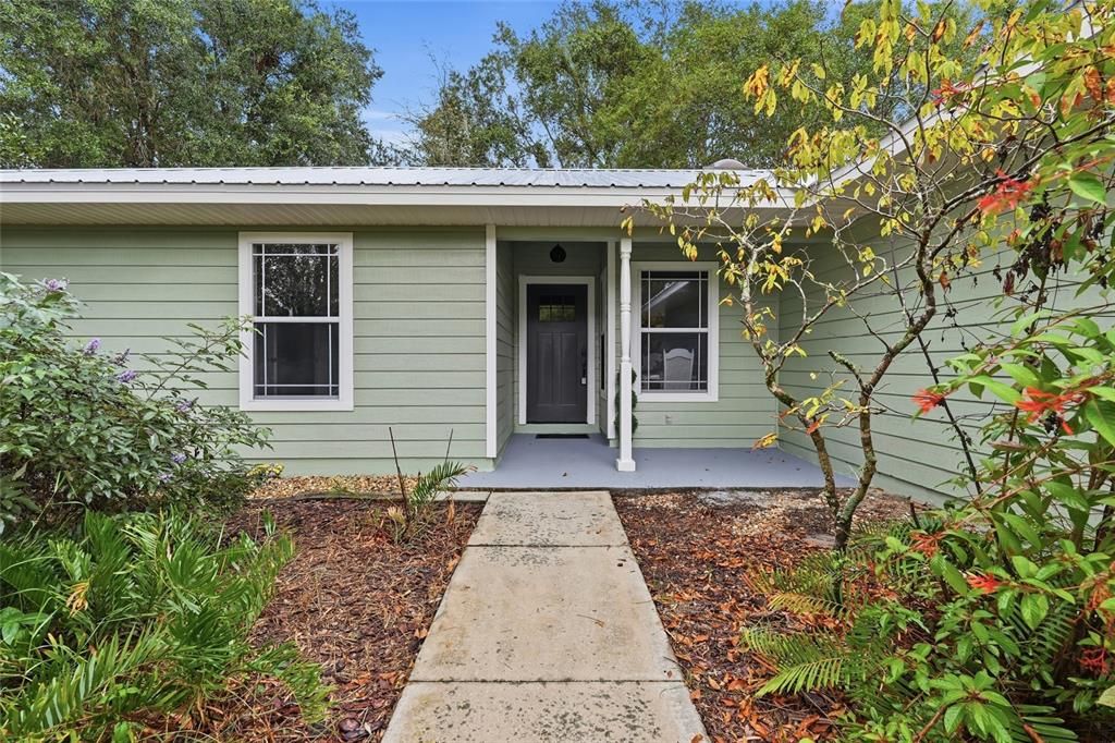 En Venta: $319,900 (4 camas, 2 baños, 1596 Pies cuadrados)