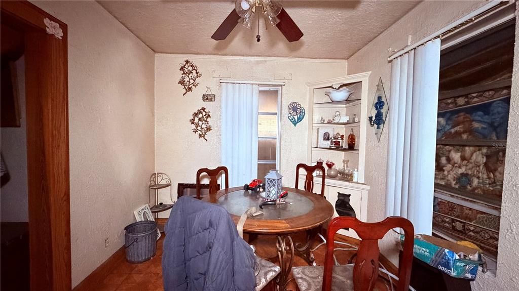 For Sale: $69,900 (2 beds, 1 baths, 1200 Square Feet)