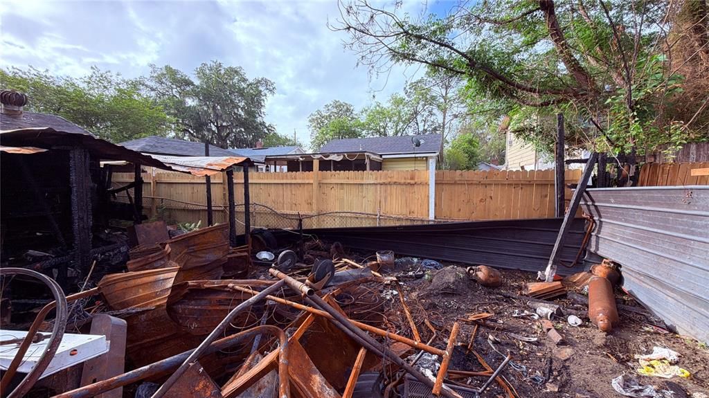 For Sale: $69,900 (2 beds, 1 baths, 1200 Square Feet)