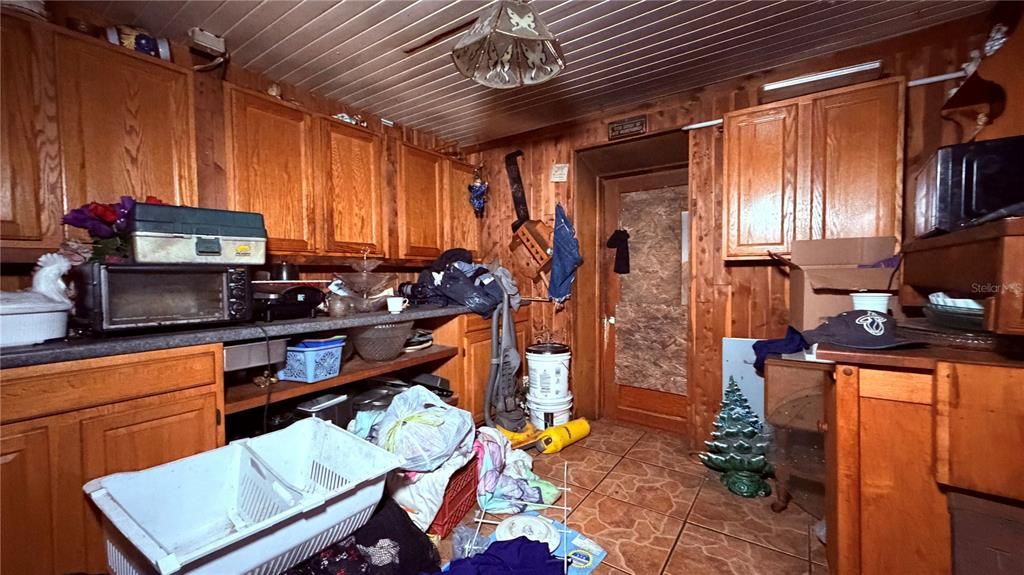 For Sale: $69,900 (2 beds, 1 baths, 1200 Square Feet)
