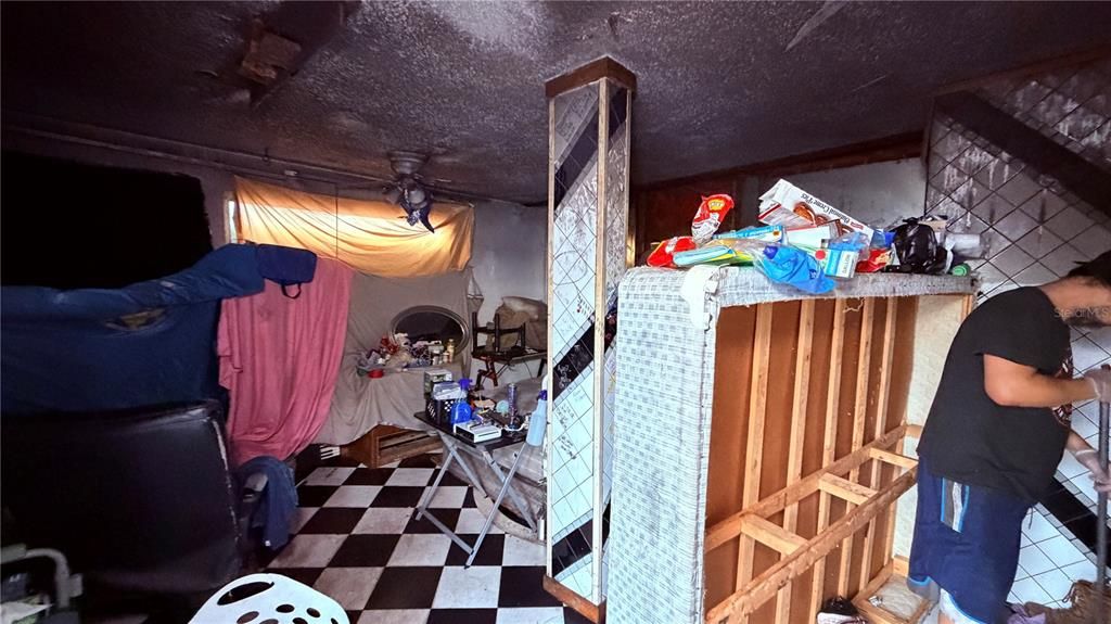 For Sale: $69,900 (2 beds, 1 baths, 1200 Square Feet)