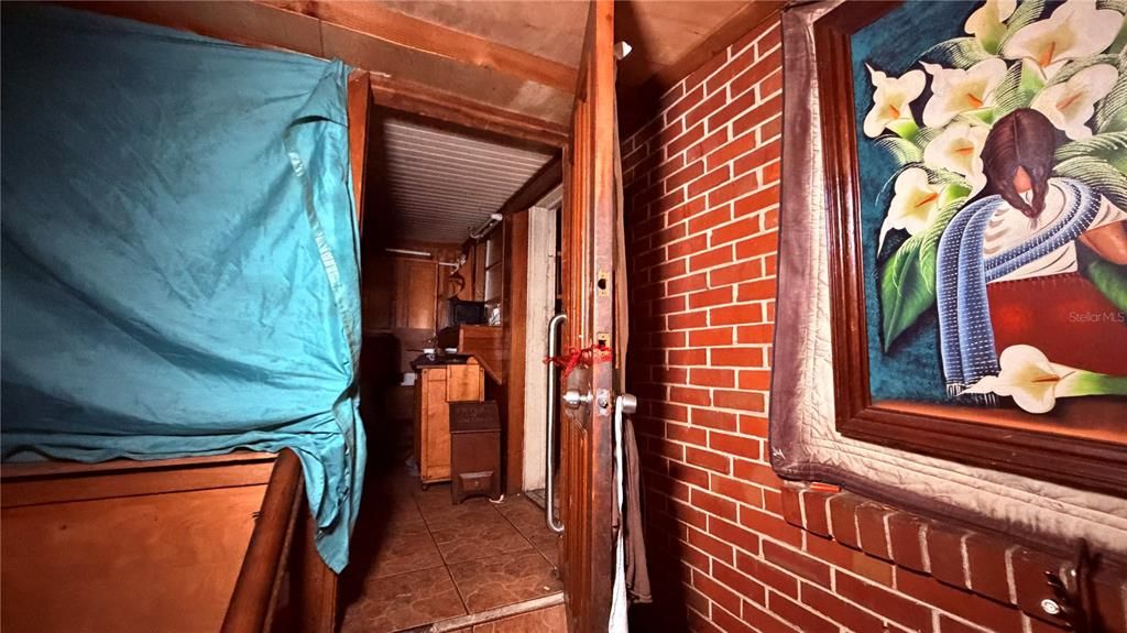 For Sale: $69,900 (2 beds, 1 baths, 1200 Square Feet)