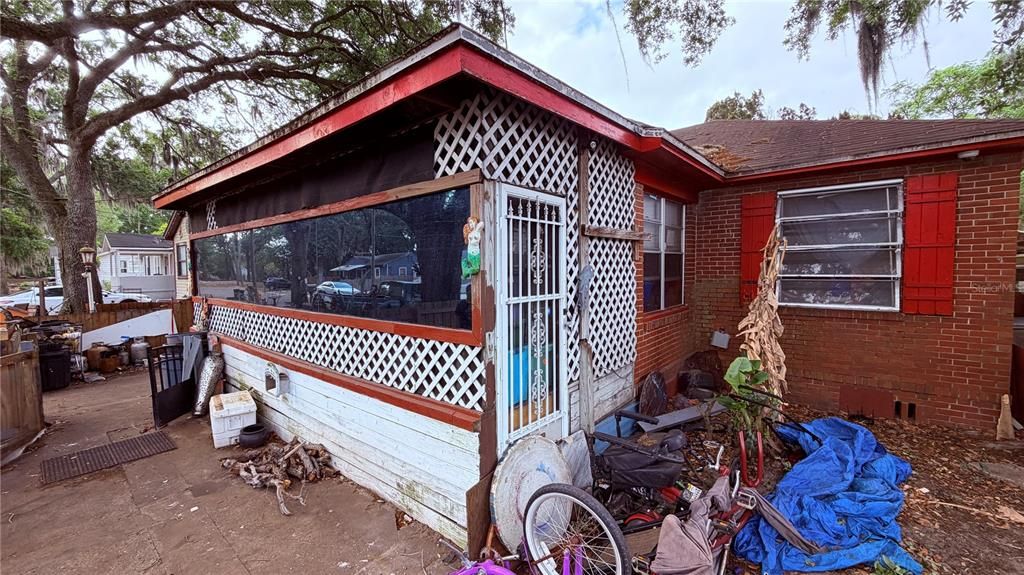 For Sale: $69,900 (2 beds, 1 baths, 1200 Square Feet)