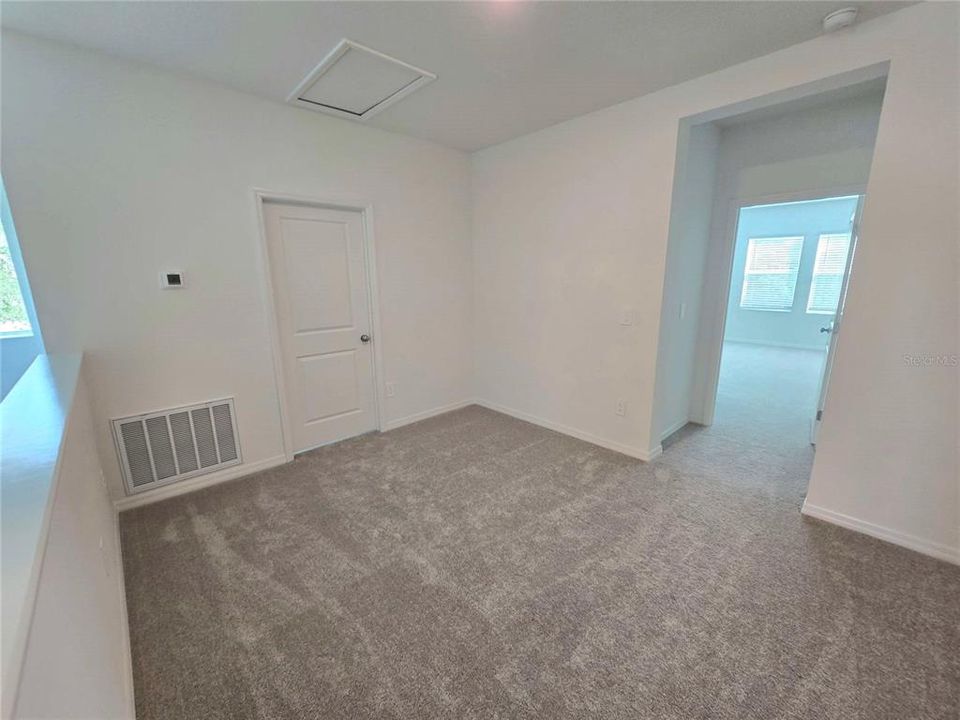 For Rent: $1,990 (3 beds, 2 baths, 1807 Square Feet)