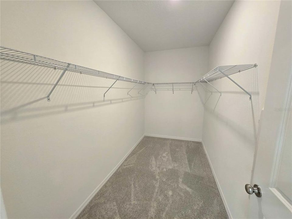 For Rent: $1,990 (3 beds, 2 baths, 1807 Square Feet)