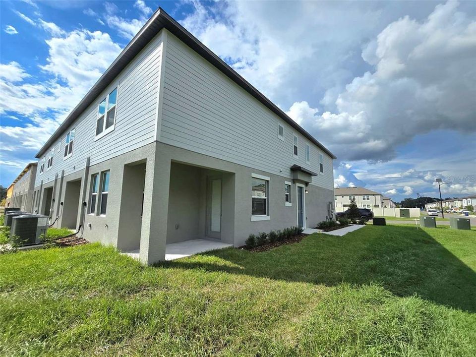 For Rent: $1,990 (3 beds, 2 baths, 1807 Square Feet)