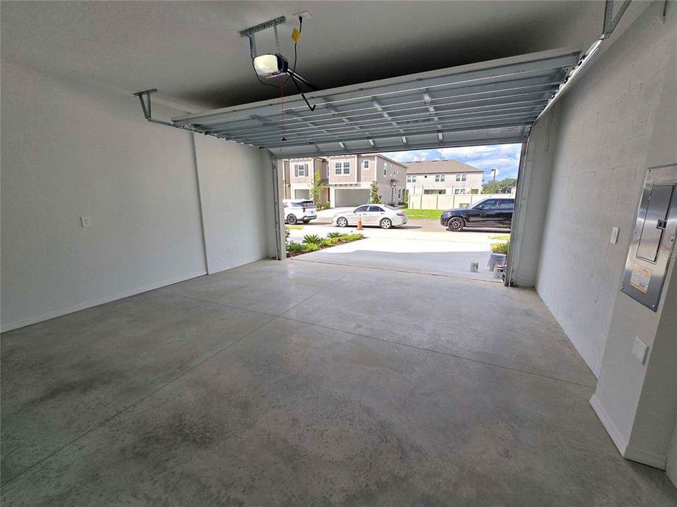 For Rent: $1,990 (3 beds, 2 baths, 1807 Square Feet)