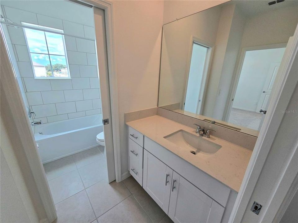 For Rent: $1,990 (3 beds, 2 baths, 1807 Square Feet)