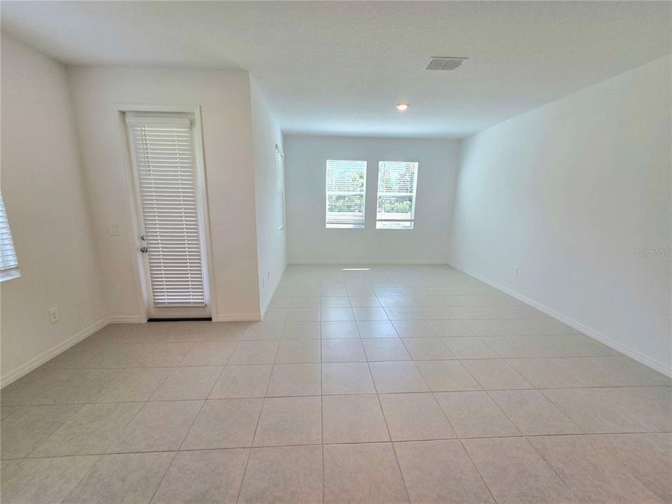 For Rent: $1,990 (3 beds, 2 baths, 1807 Square Feet)